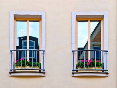 Zwei französische Balkone
